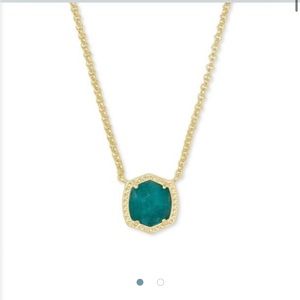 Kendra Scott Davie Pendant Necklace in Dark Teal Amazonite